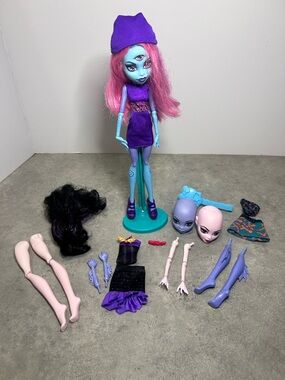 Monster High Create A Monster Three-Eyed Ghoul CAM Doll Complete RARE + kit